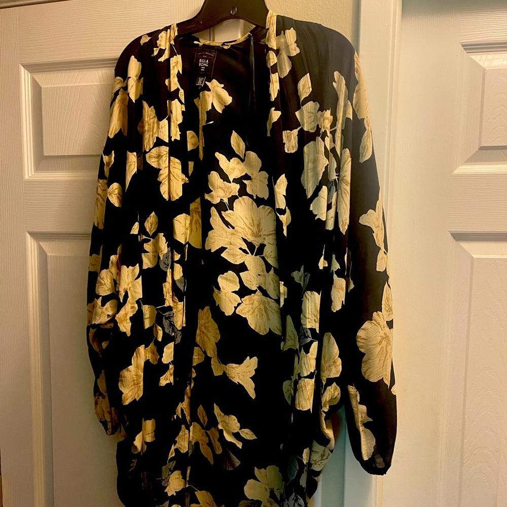 Billabong size small